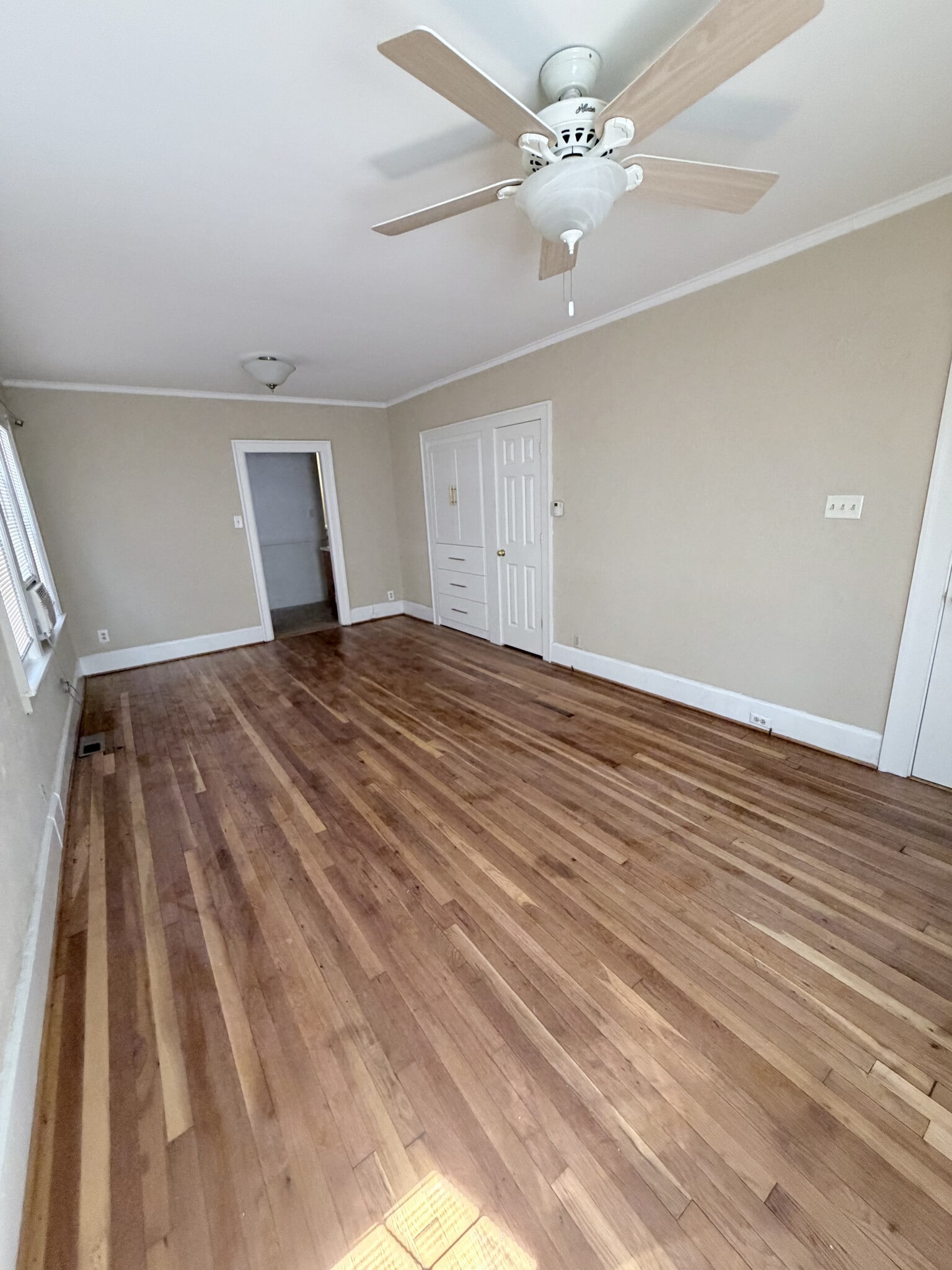 Family room - 858 Nottingham Rd