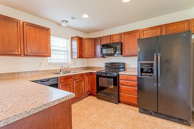 Building Photo - Home with Gorgeous Mountain Views!