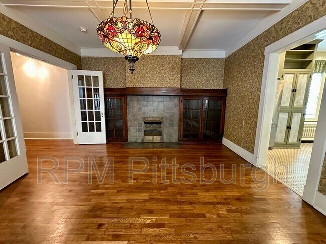 Building Photo - 1101 Linden Pl
