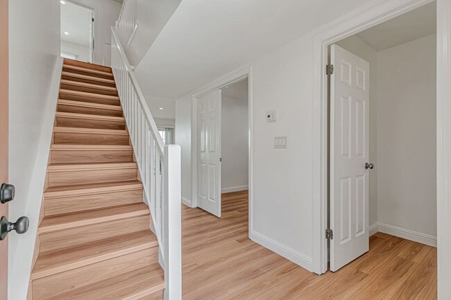 Building Photo - Cupertino Schools - Beautifully Updated Co...