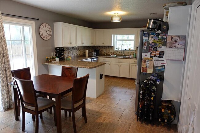 Building Photo - 217 Bridgewater Cir
