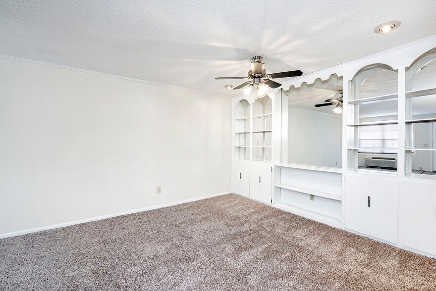 Independence Village Apartments 2760 Flag Ln Reynoldsburg OH 43068