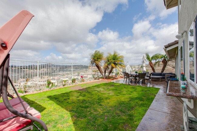 Building Photo - 10394 Valley Waters Dr