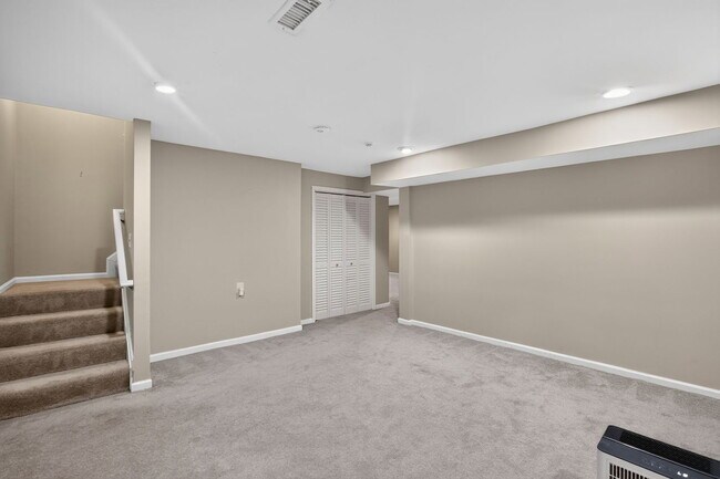 Building Photo - 11813 Murre Ct