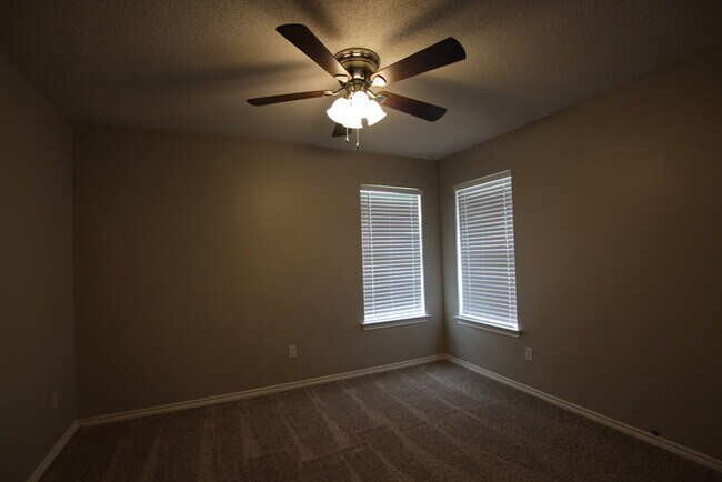 Building Photo - Available Now! 3 Bed 2 Bath Rental in Bullard ISD!