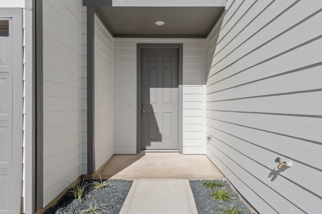 Building Photo - 27806 Western Crk Ct
