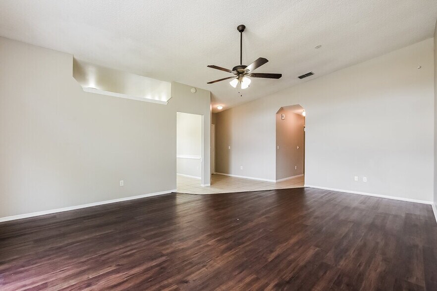 Building Photo - 2829 Talladega Dr