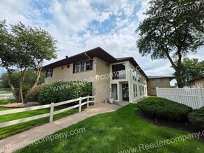 Building Photo - Spacious 1 bedroom Condo