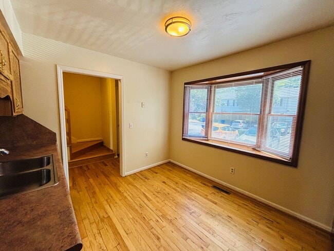 Building Photo - 2502 Ridge Rd