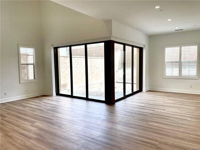 Building Photo - 112 Tall Reed