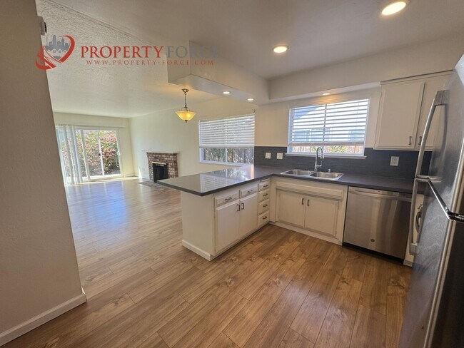 Building Photo - Bright Foster City 4Bed 2Bath Home with Hardwood Floors and Private Yard - OFFERED BY PROPERTY FO...