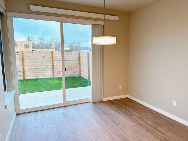 Building Photo - Available February 1st! Newer, Energy-Efficient 3 bdrm, 2.5 bath in Bellingham