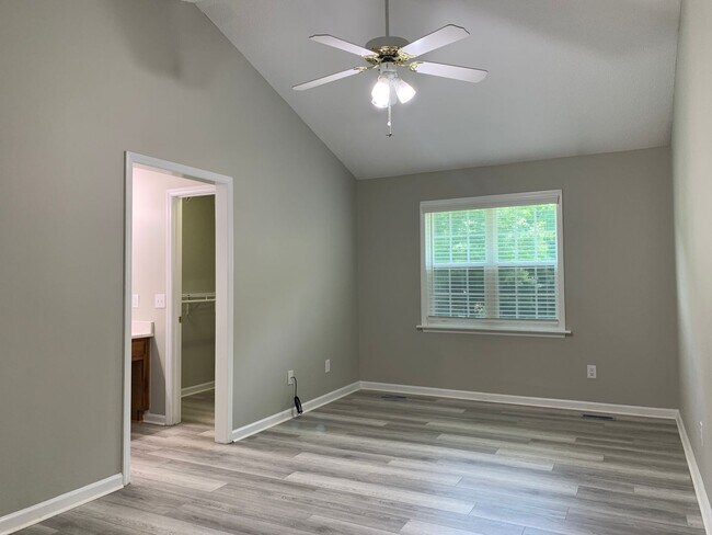 Building Photo - Fantastic Renovated Raleigh Ranch, With Am...