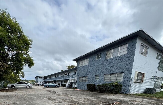 Building Photo - 300 NE 191st St