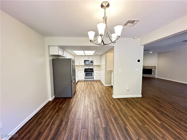 Building Photo - 3947 Delos Dr