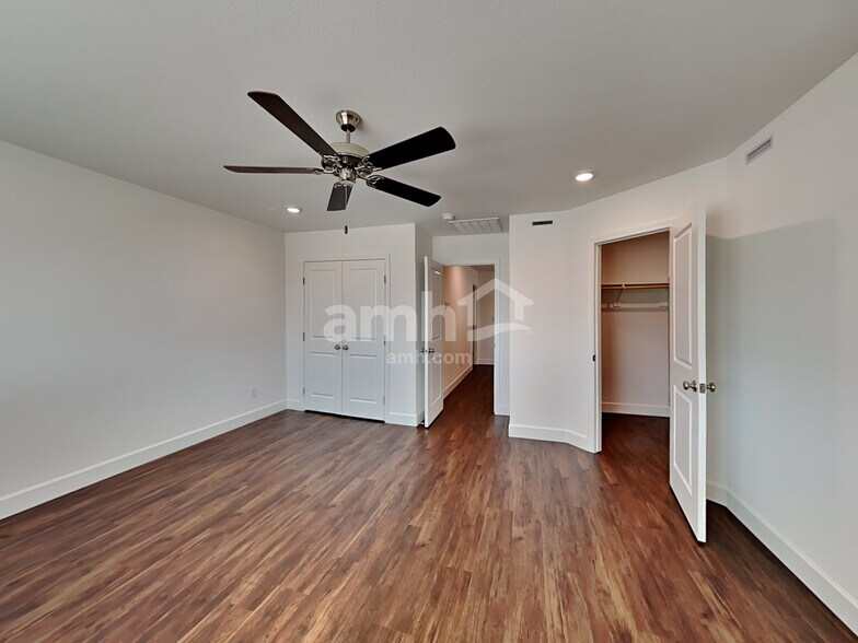 Building Photo - 8811 Tiger Tooth Ave