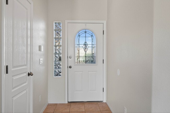 Building Photo - 3824 Plaza De La Yerba