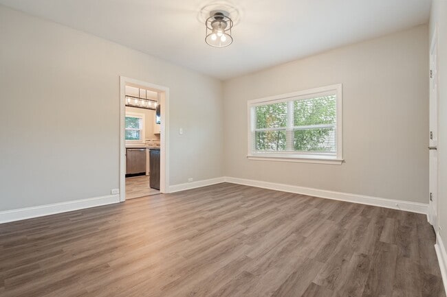 Building Photo - Recently Renovated 3BR Home Near Downtown Durham with Spacious Backyard! Available Now! Pet Frien...