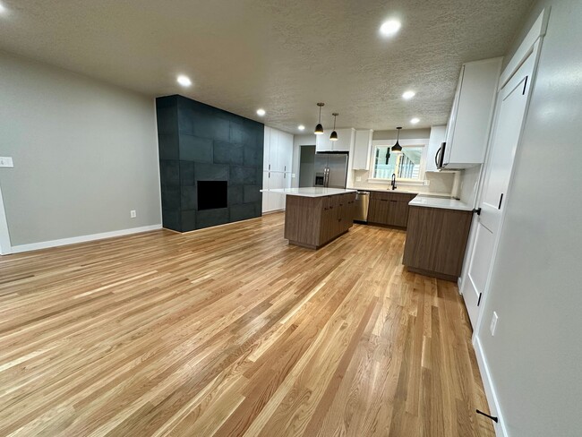 Building Photo - Tasteful, upgraded, remodeled ranch ramble...