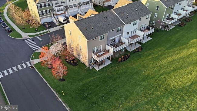 Building Photo - 1700 Beacon Ln