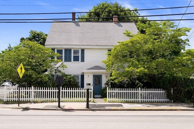 Building Photo - 589 Willard St
