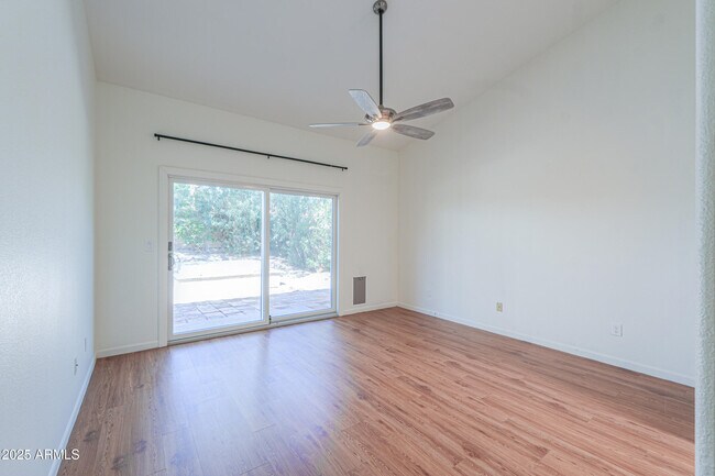 Building Photo - 13246 S 34th Way