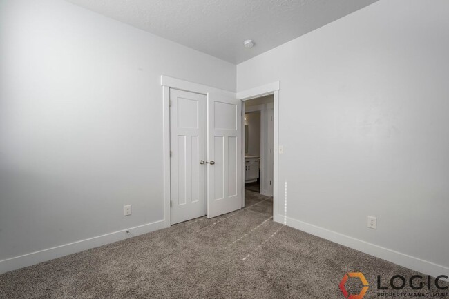 Building Photo - Beautiful 3 Bedroom Condo in Amazing Lehi ...