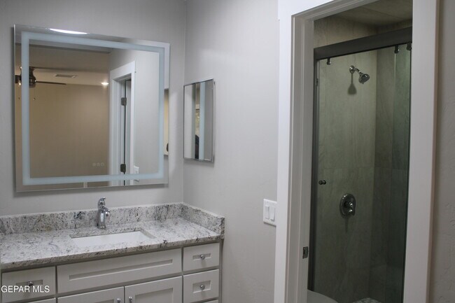 Building Photo - 3133 Fierro Dr