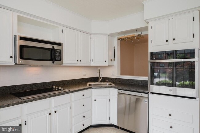 Building Photo - 27 Faraday Dr