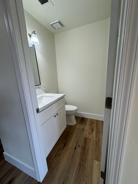 Building Photo - 1024 Michelle Ct