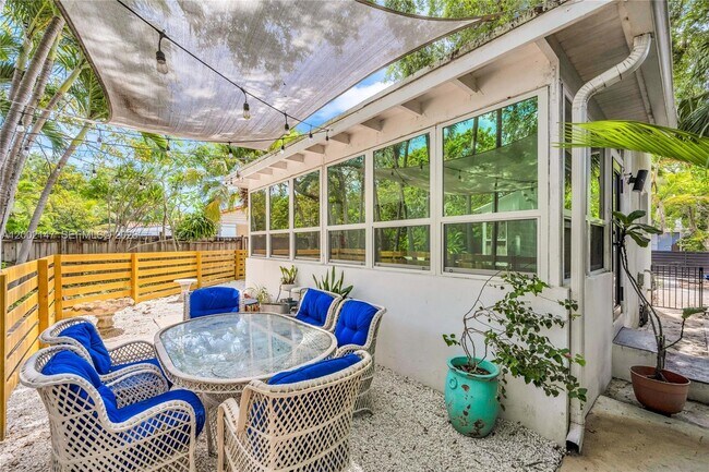 Building Photo - 429 NE 73rd St