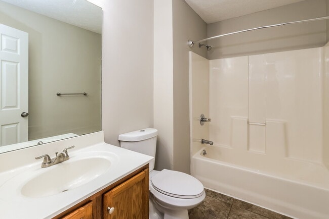 Building Photo - 11107 Meadow Chase Ct