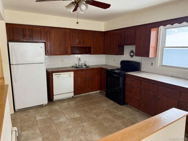 Building Photo - 53 King Rd