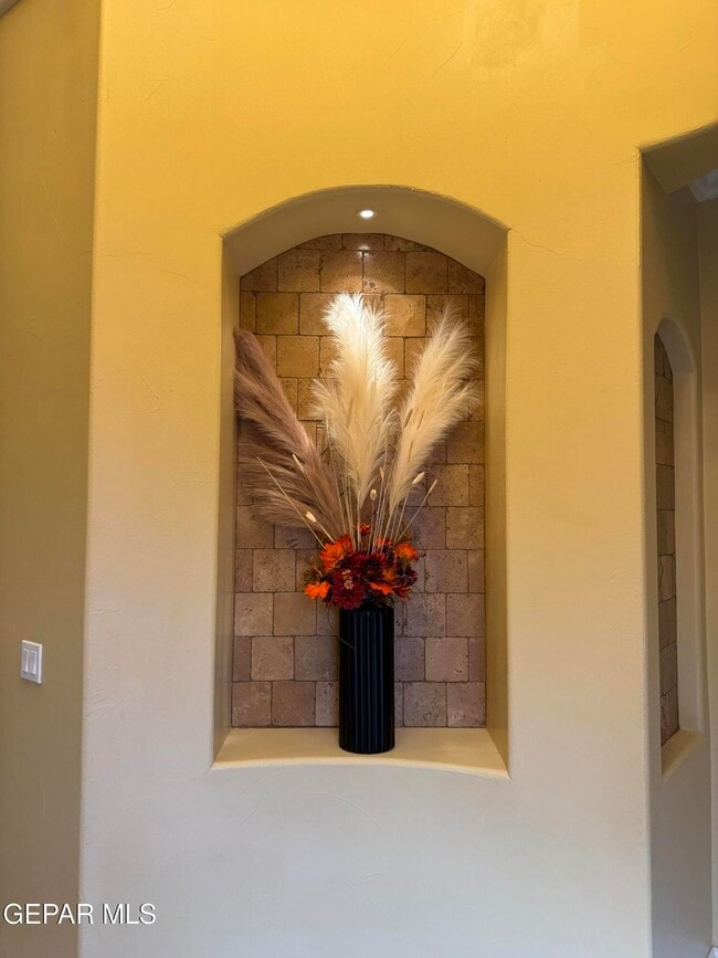 Building Photo - 7381 Black Mesa Dr