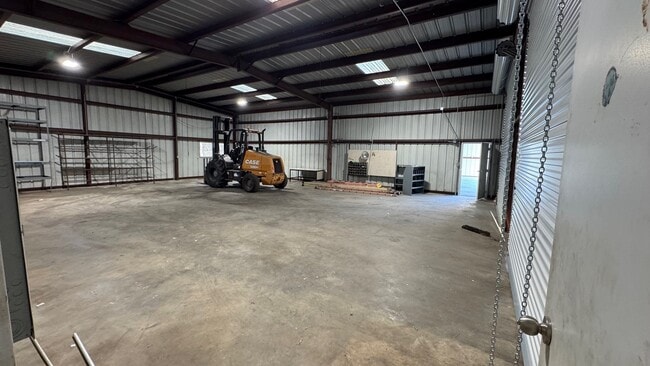 Building Photo - 16811 Avenue A