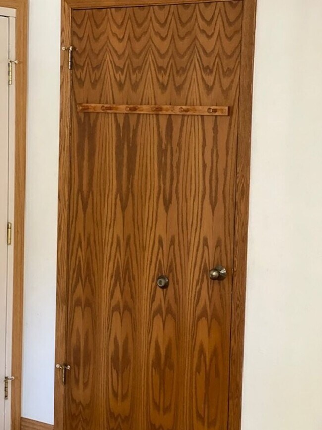 Building Photo - 1 Bedroom Condo Near CU Campus
