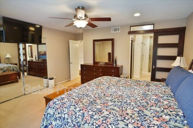 Building Photo - 15845 Rosehaven Ln