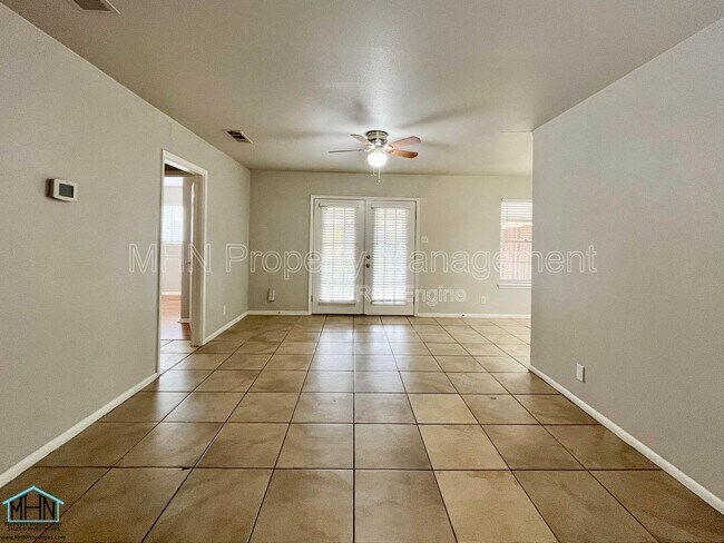 Building Photo - 944 Patricia Dr