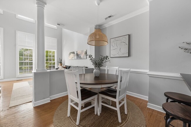 Building Photo - Stylish 3-bedroom townhome in Vermillion in Hustersville