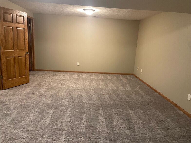 Building Photo - 7364 Mercy Ln