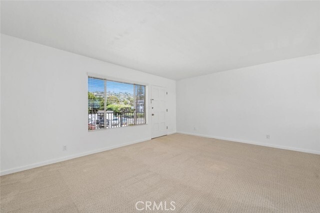 Building Photo - 585 Glenneyre St