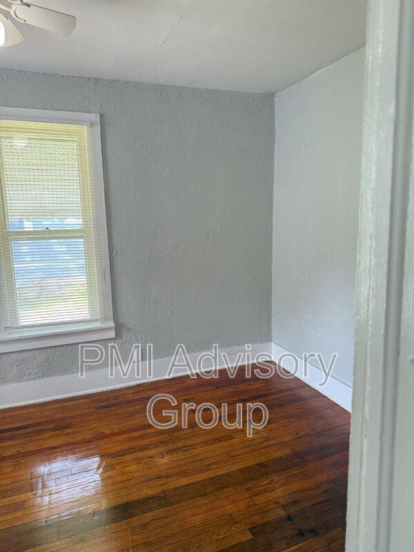 Building Photo - 3701 SW Munson Ave
