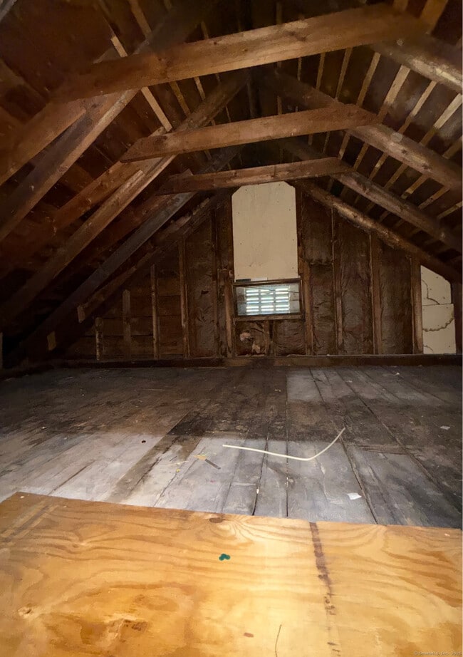Building Photo - 227 Railroad St