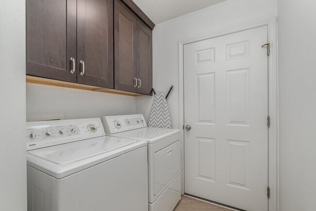Building Photo - Waterfront– Fully Furnished on Lake Norman...