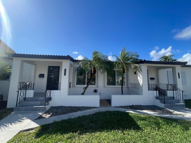 Building Photo - 2100 SW 31st Ave