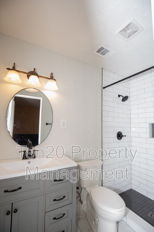 Building Photo - 4034 Savannah Dr