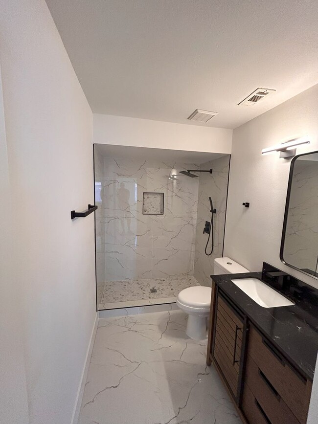 Building Photo - **2/2 Hidden Lakes Villa/ Sanford**
