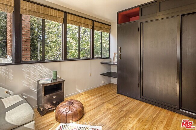 Building Photo - 1607 Angelus Ave