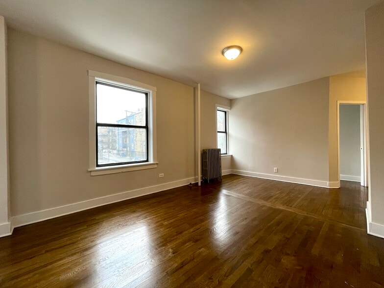 Building Photo - 1544 N Kedzie Ave