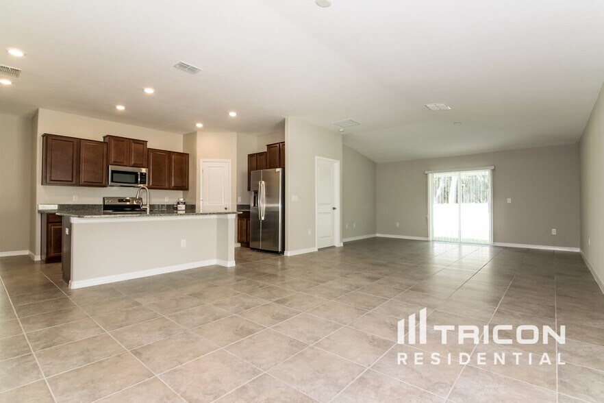 Building Photo - 1748 Broad Winged Hawk Dr